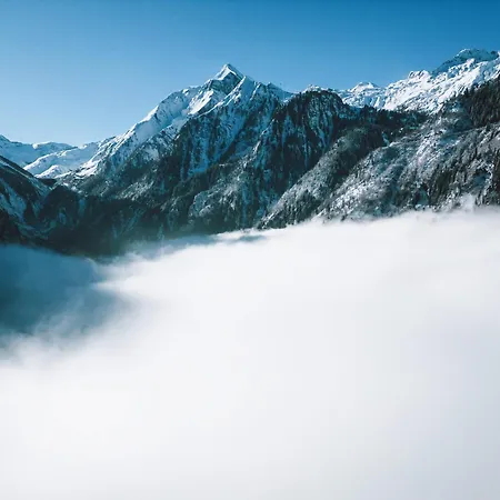 Amadeus By We Rent Chalet *